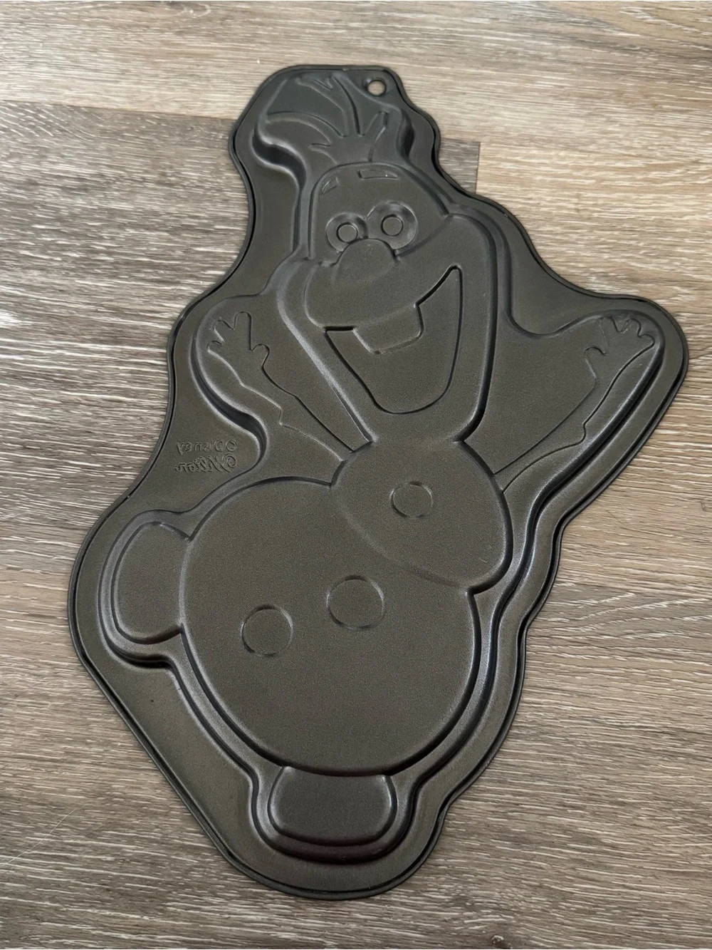 Wilton Disney Frozen Olaf Snowman Giant Cookie Pan Mold 12” x 8.5”